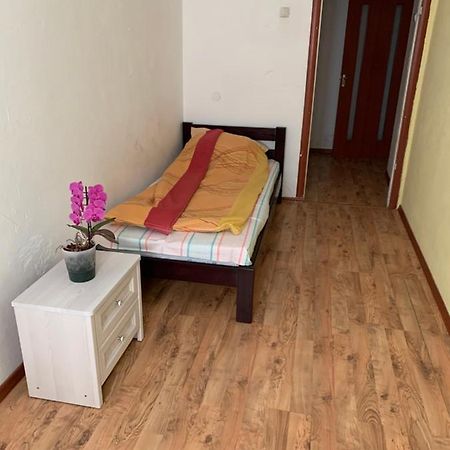 Апартаменти З Усіма Зручностями Chernivtsi Ngoại thất bức ảnh
