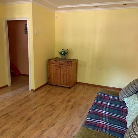 Апартаменти З Усіма Зручностями Chernivtsi Ngoại thất bức ảnh