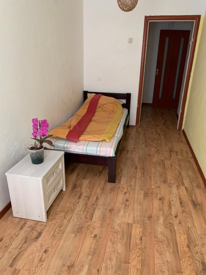 Апартаменти З Усіма Зручностями Chernivtsi Ngoại thất bức ảnh