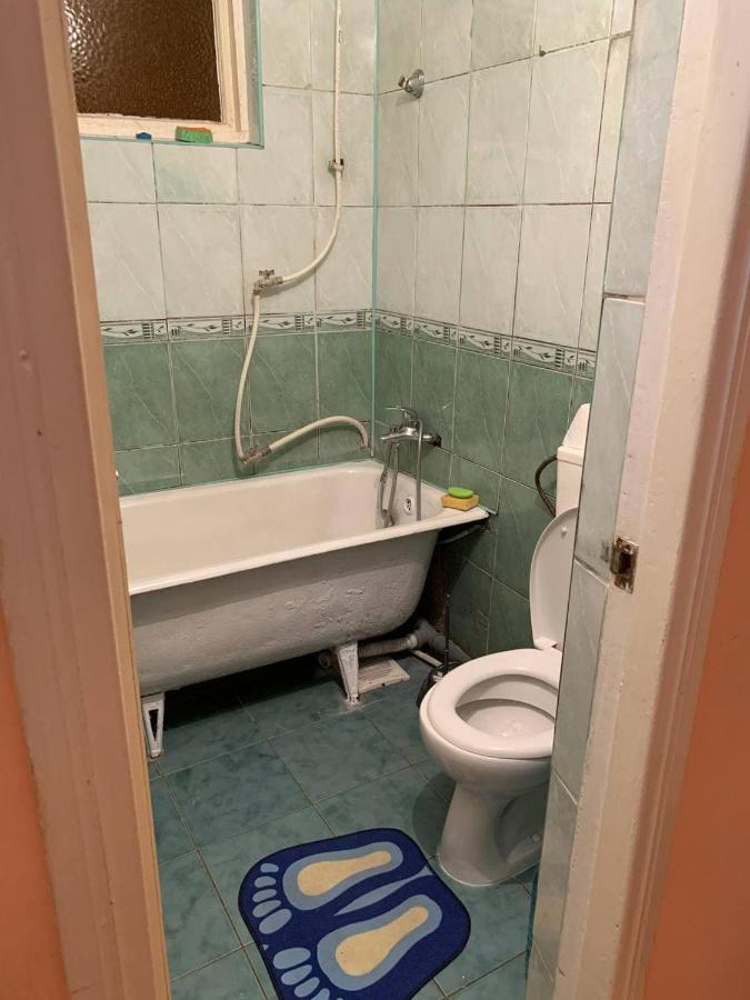 Апартаменти З Усіма Зручностями Chernivtsi Ngoại thất bức ảnh